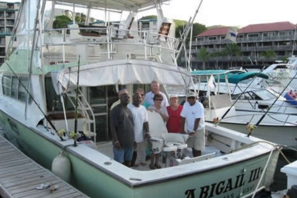 Up to 6 persons can enjoy a ride on this Trawler boat