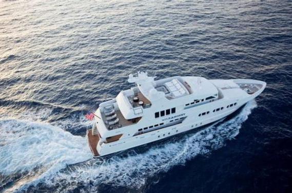 This 125.0' Palmer Johnson cand take up to 10 passengers around Road Town