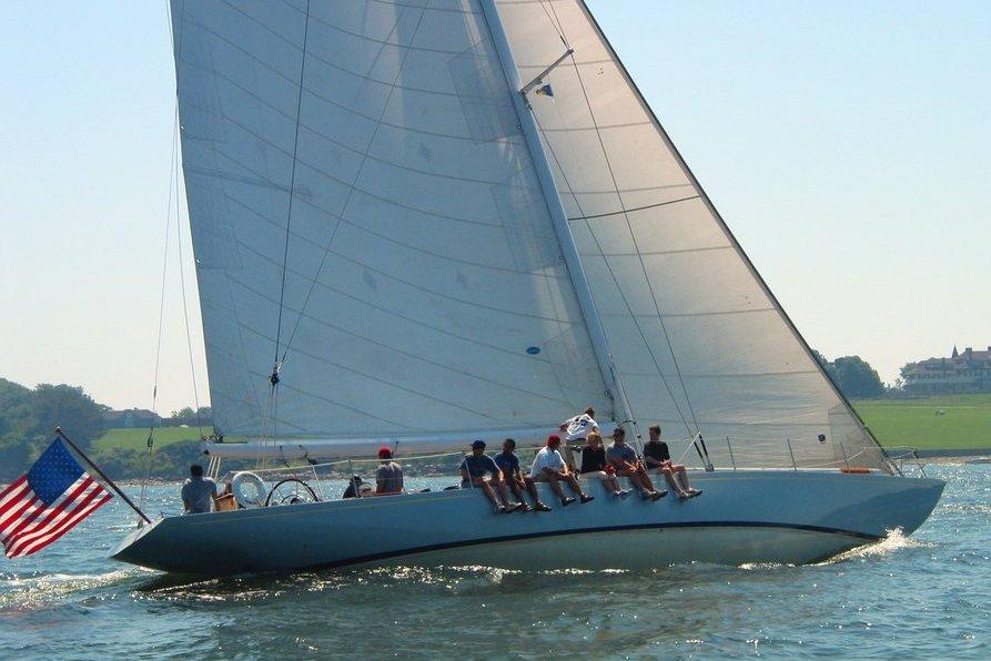 This 39.0' Nevins Boatyard cand take up to 13 passengers around Newport