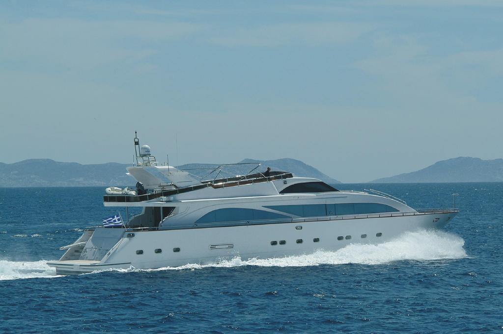 Motor yacht boat rental in Elliniko, Greece
