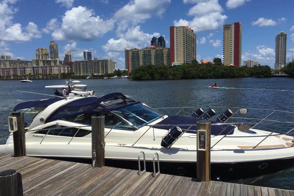Motor yacht boat for rent in Miami Beach
