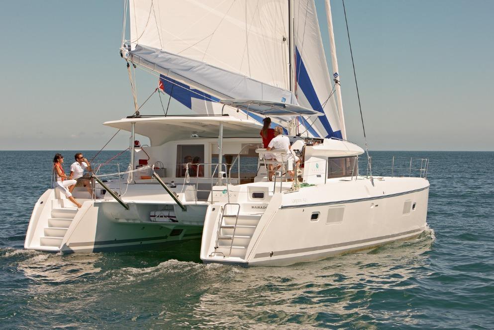 Lagoon boat for rent in Athens