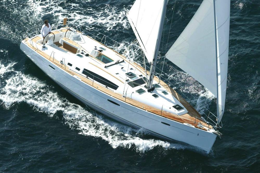 Cruiser boat rental in Athens, Greece