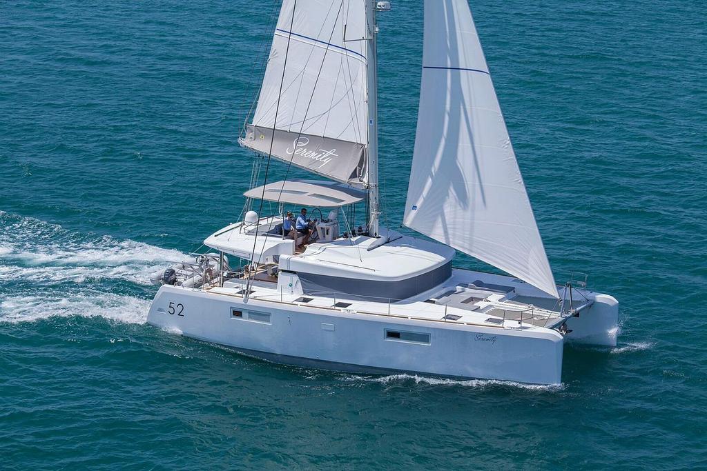 This 52.0' Lagoon cand take up to 12 passengers around Athens