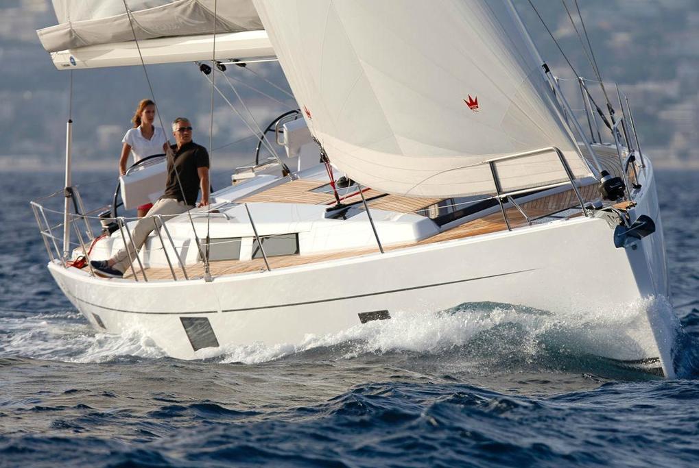 44.0 feet  Hanse in great shape
