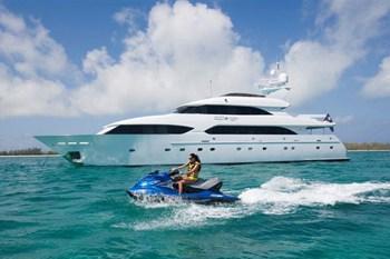 This 132.0' Westship cand take up to 10 passengers around Road Town