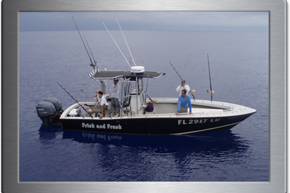Up to 6 persons can enjoy a ride on this Center console boat