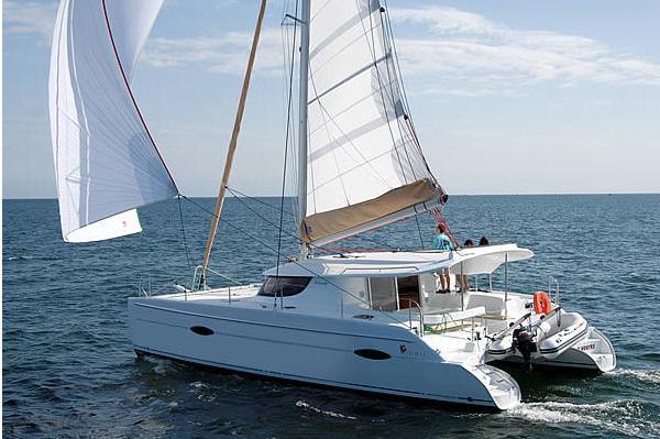 Fountaine Pajot's 40.0 feet in Road Town