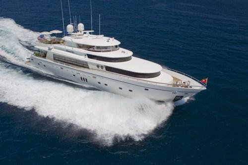 This 103.0' Custom cand take up to 8 passengers around Road Town
