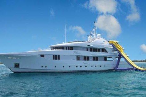 Boating is fun with a Motor yacht in Tortola