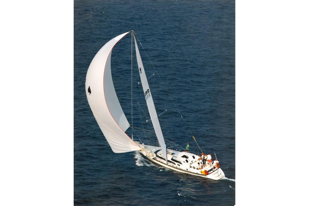 This 65.0' Macgregor cand take up to 6 passengers around Miami