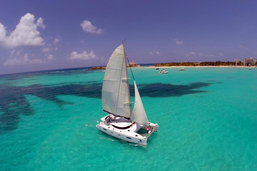 Up to 40 persons can enjoy a ride on this Catamaran boat