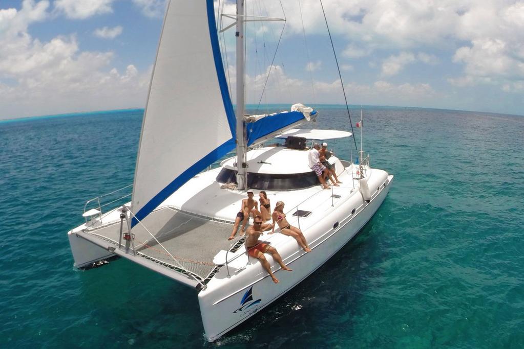 Catamaran boat for rent in Cancun