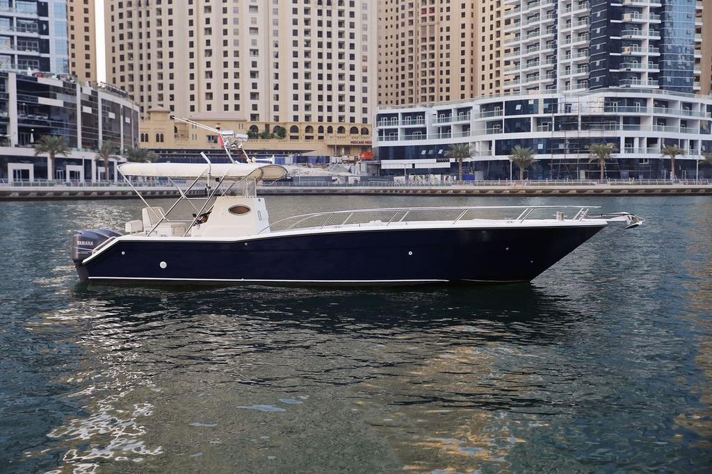 Up to 12 persons can enjoy a ride on this Flats boat boat