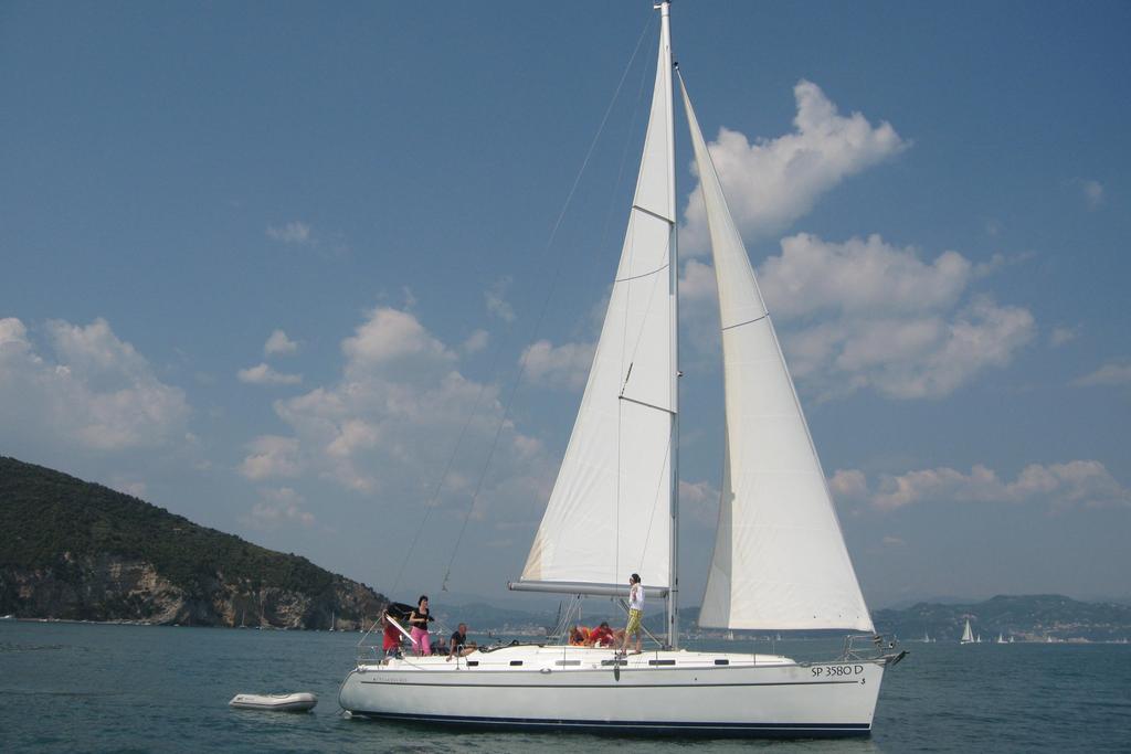 Beneteau boat for rent in Genova