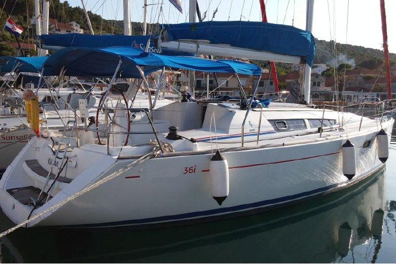 Boat rental in Lavrion, 