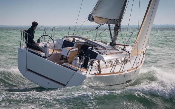 Boat for rent Dufour 35.0 feet in Port Roses, Spain
