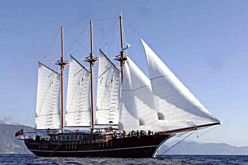 This 144.35' Custom cand take up to 24 passengers around Marmaris
