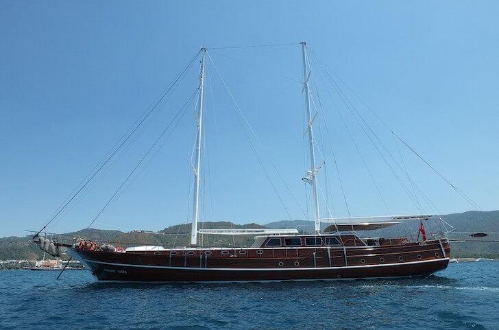 Discover Marmaris surroundings on this Custom Custom boat