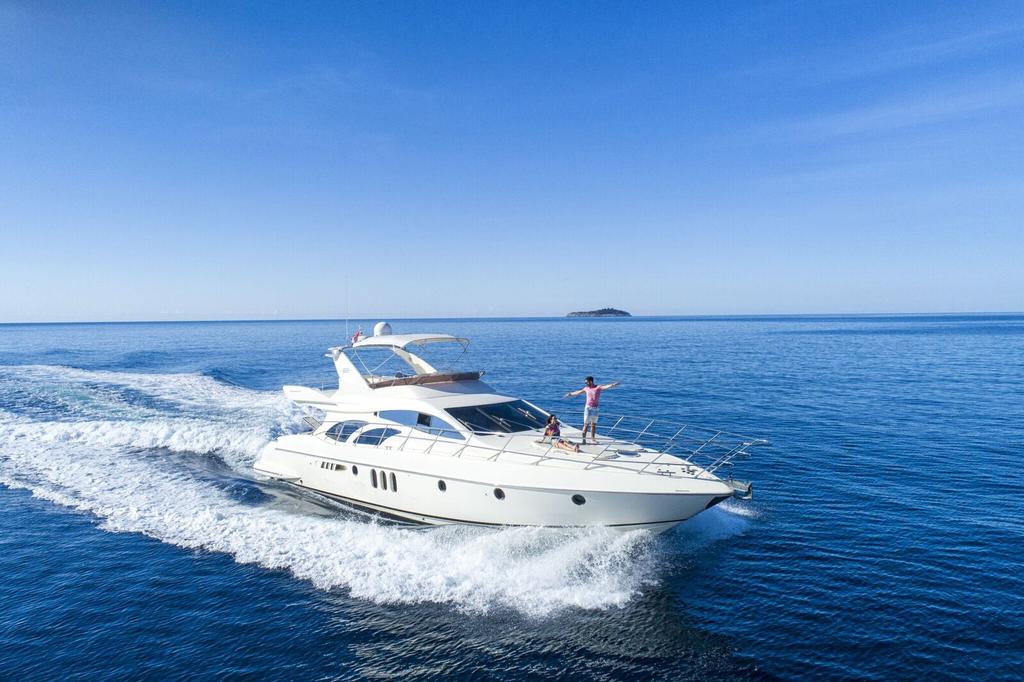 Azimut boat for rent in Orašac