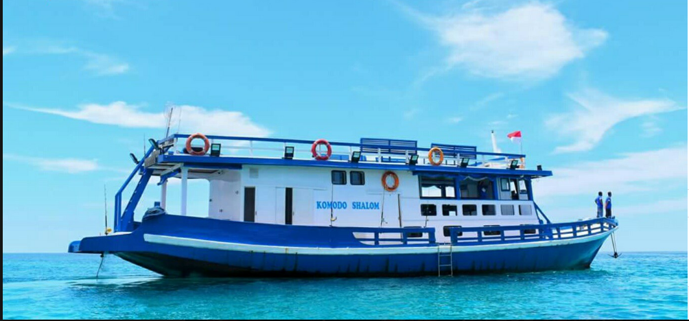 Motor yacht boat for rent in Nusa Tenggara Timur