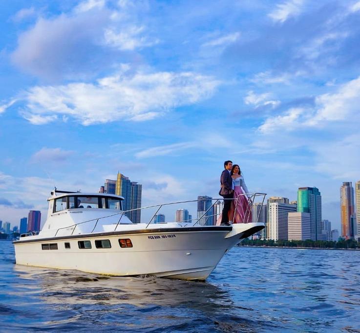 Motor yacht boat for rent in Manila