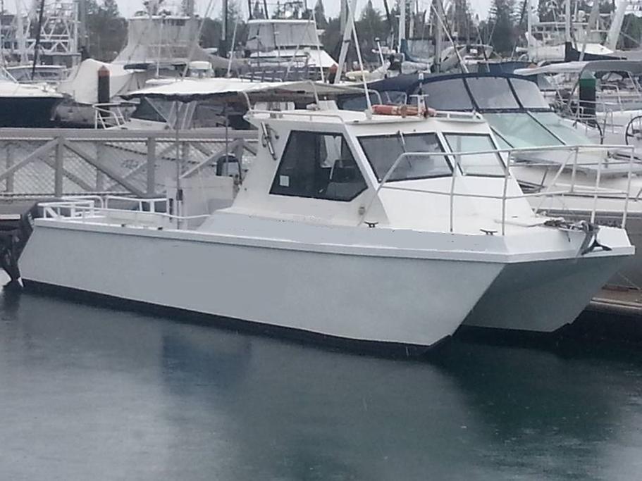 This 30.0' Marlin Broadbill cand take up to 7 passengers around Mooloolaba