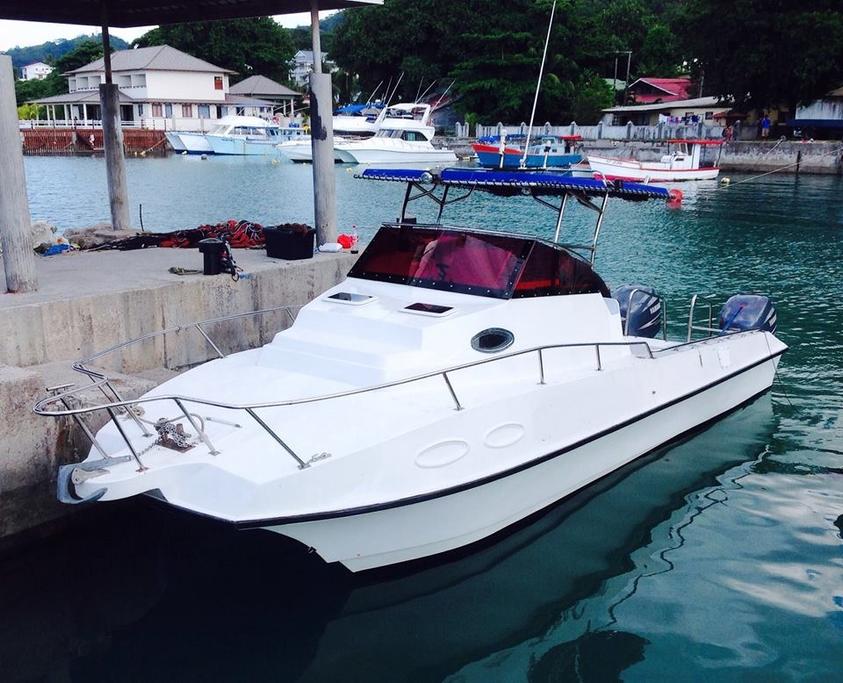 Boat for rent Power cat 29.0 feet in Bel-Ombre, Seychelles