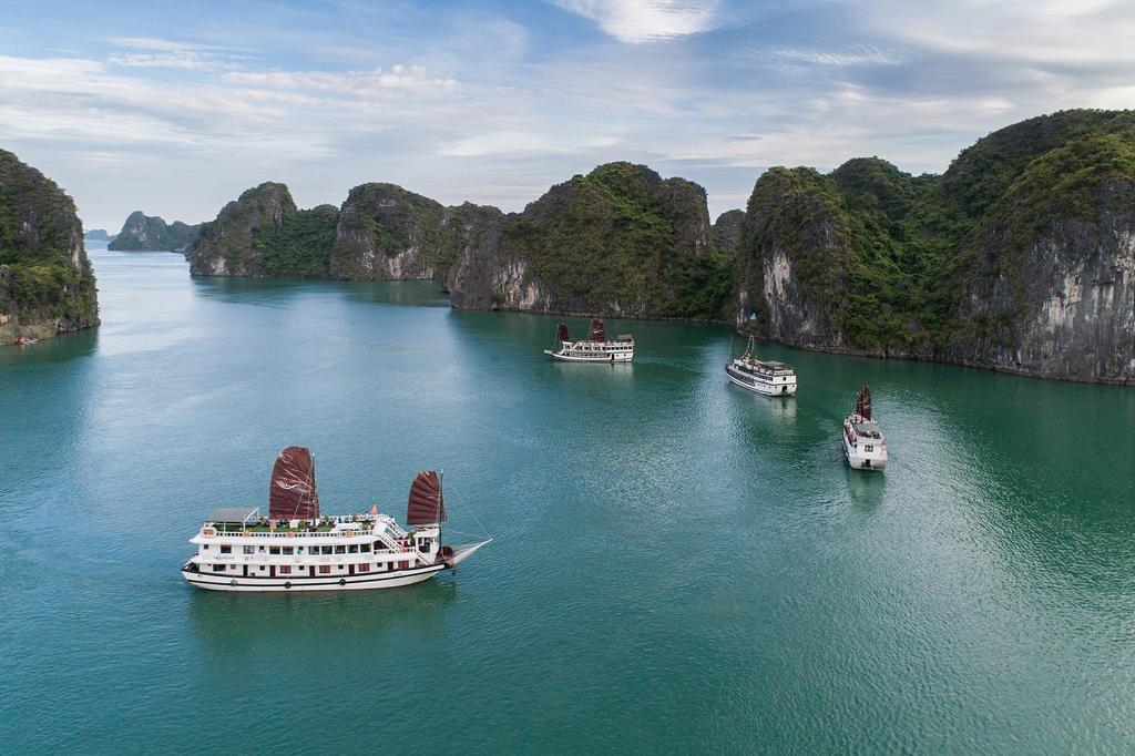 Custom's 111.0 feet in Hoan Kiem