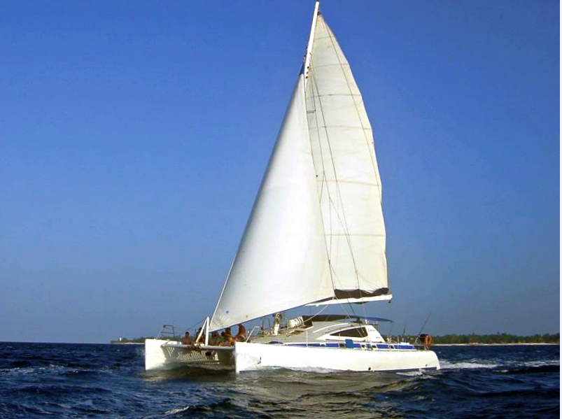 This 50.0' Lavranos cand take up to 10 passengers around Zanzibar