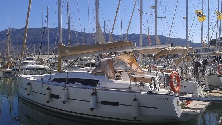 Boating is fun with a Dufour in Sea Cow's Bay