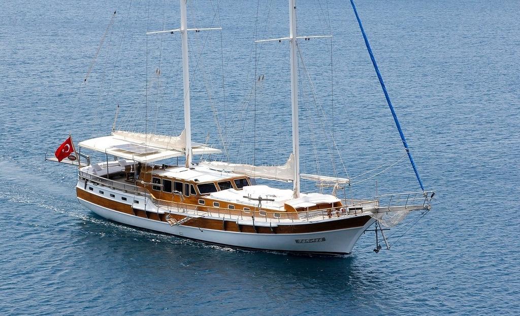 This 79.0' Custom cand take up to 12 passengers around Bodrum