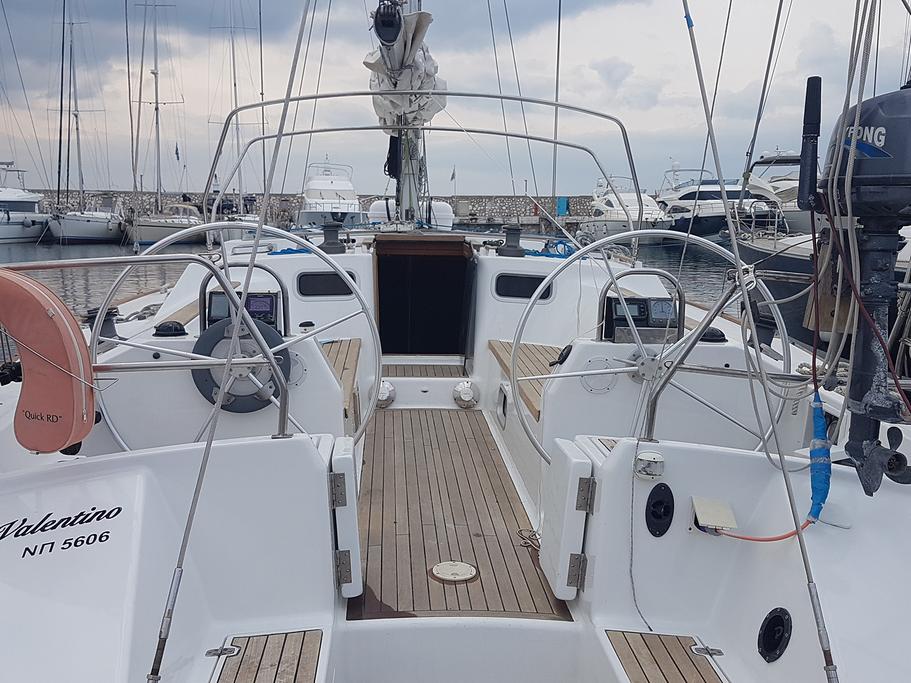 Monohull boat for rent in Athens area/Saronic/Peloponese