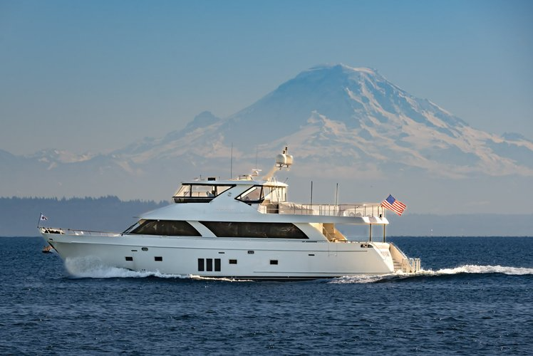 Ocean Alexander's 85.0 feet in Bellevue
