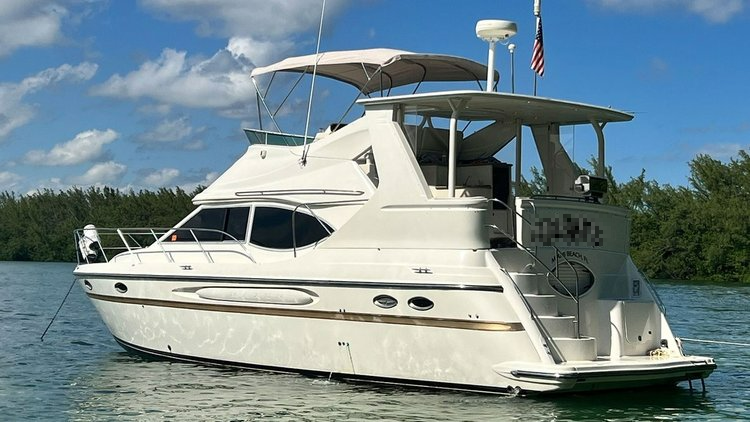 Discover Miami Beach surroundings on this SCA 4500 Maxum boat