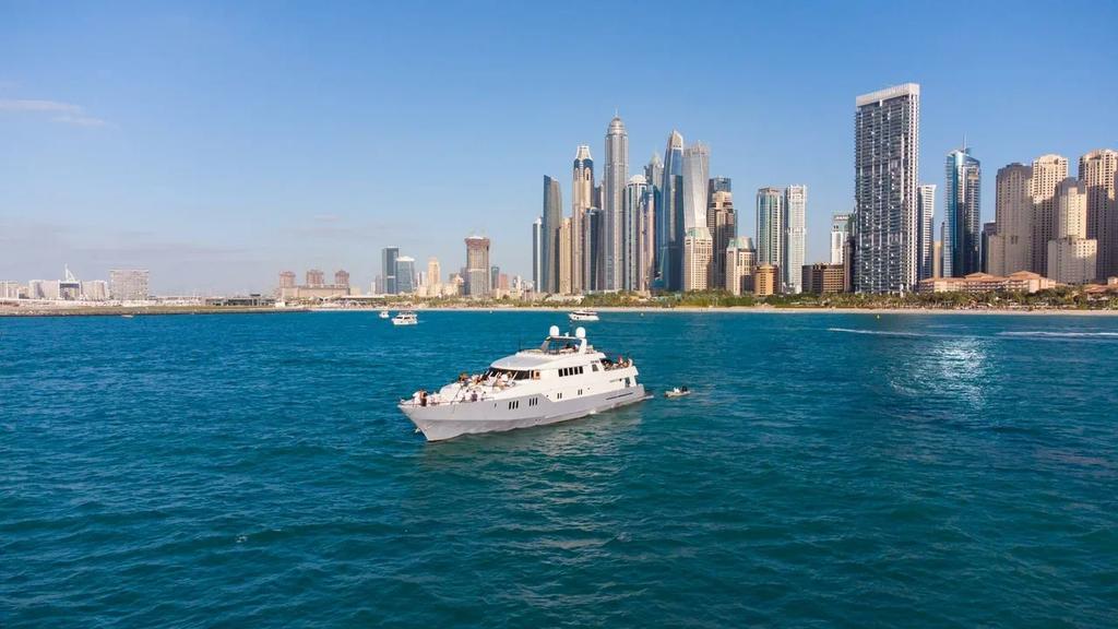 Discover Dubai surroundings on this 141 OCEAN boat