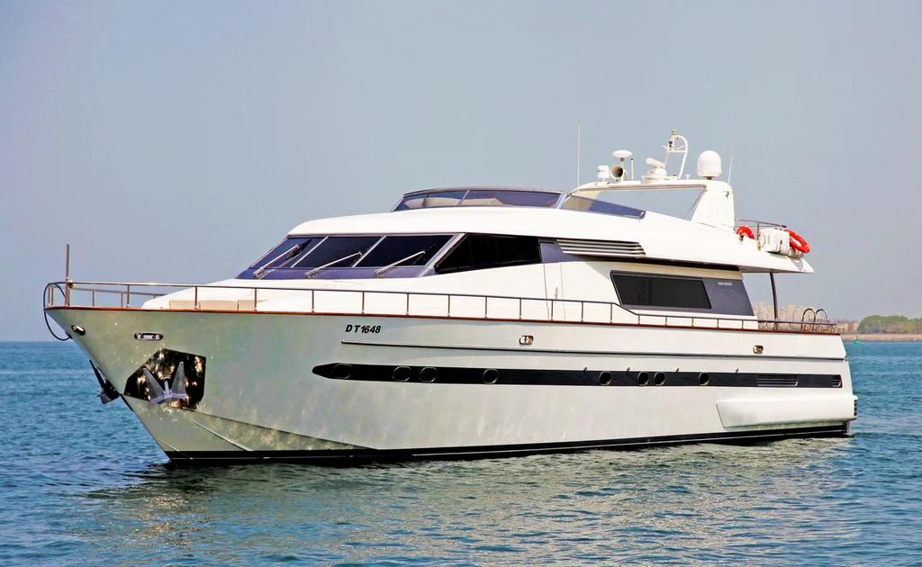 Motor yacht boat for rent in Dubai