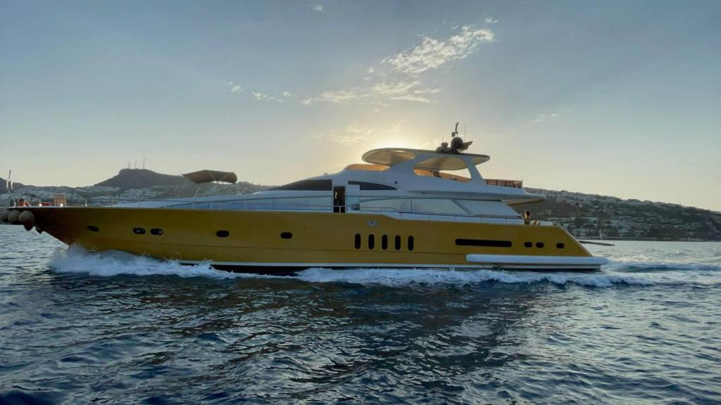 105.0 feet Custom in great shape