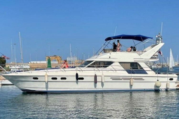 Motor yacht boat rental in Valencia, Spain