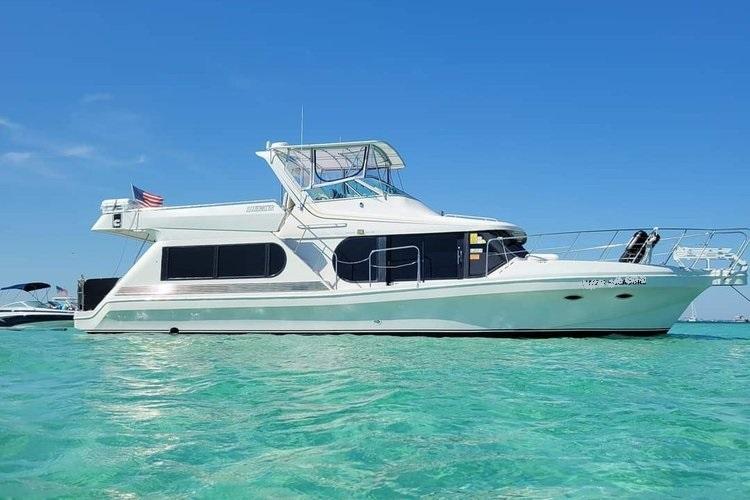 Boating is fun with a Motor yacht in Fort Walton Beach