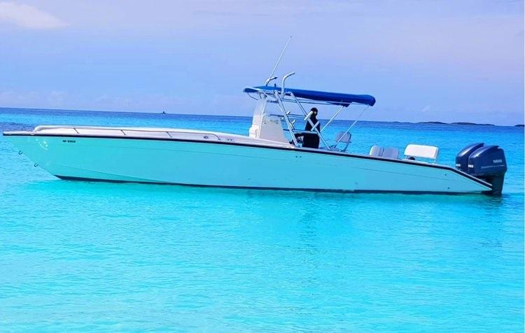 Up to 14 persons can enjoy a ride on this Center console boat