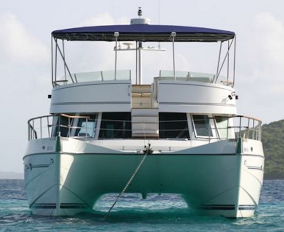 Discover Bora Bora surroundings on this TRANSCAT ALLIAURA boat
