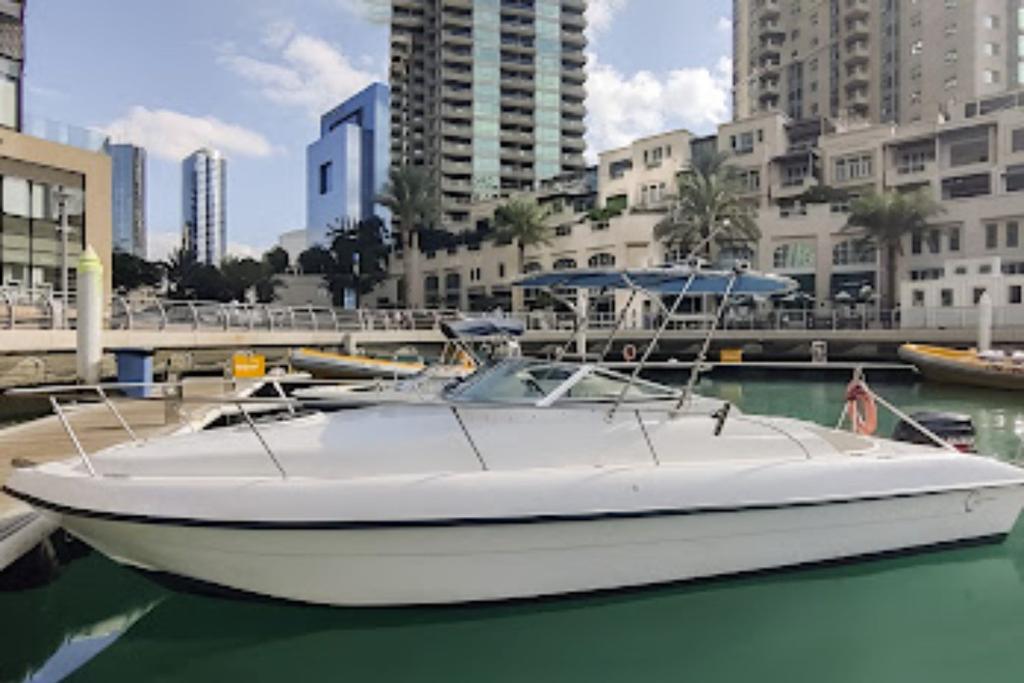 32.0 feet namasthe in great shape