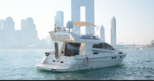 Up to 18 persons can enjoy a ride on this Classic boat