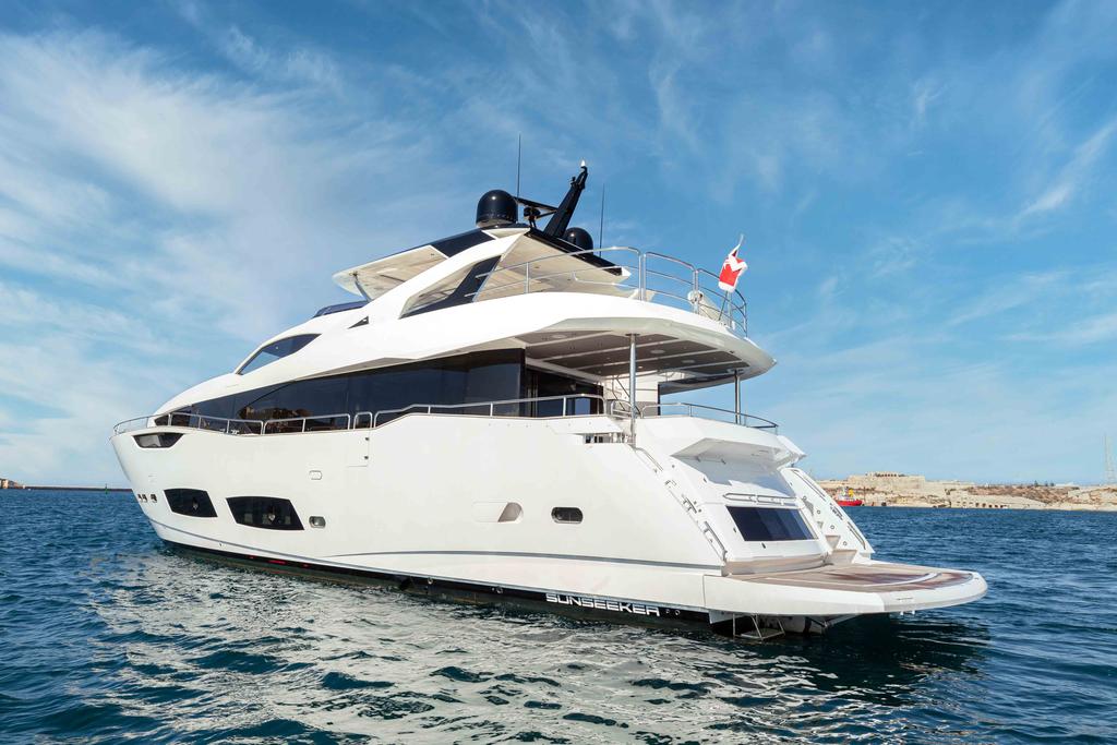 Up to 20 persons can enjoy a ride on this Mega yacht boat