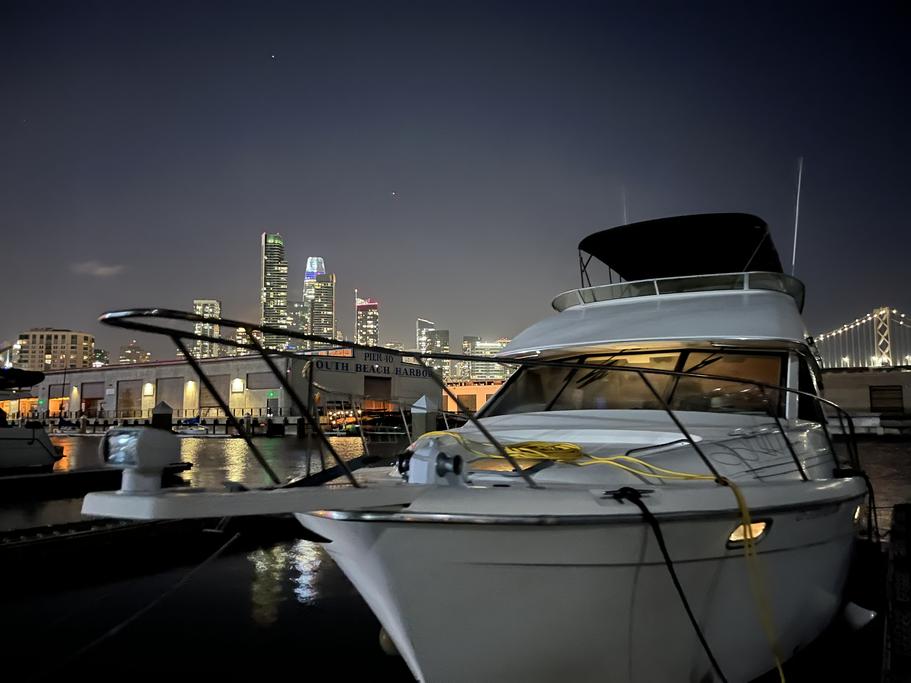 Flybridge boat for rent in Alameda