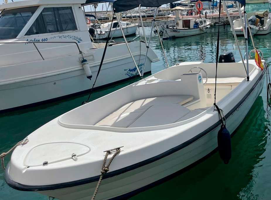 Center console boat for rent in Sitges