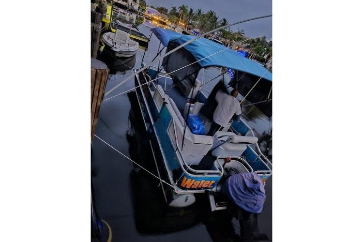 Pontoon boat rental in Deerfield Beach, FL