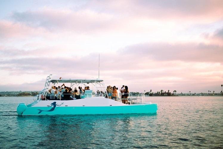 Discover San Diego surroundings on this Catamaran Coral Island boat