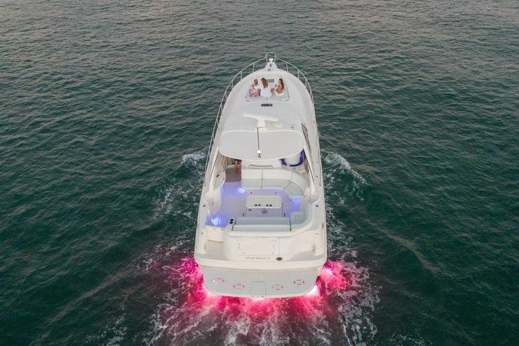 Cruiser boat for rent in Miami